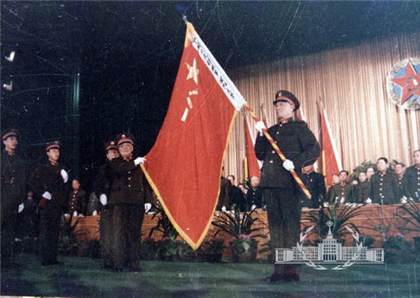 ͼΪίϯУ졣