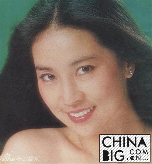 成龙老婆林凤娇年轻时的照片曝光 清纯无比简直美爆了！