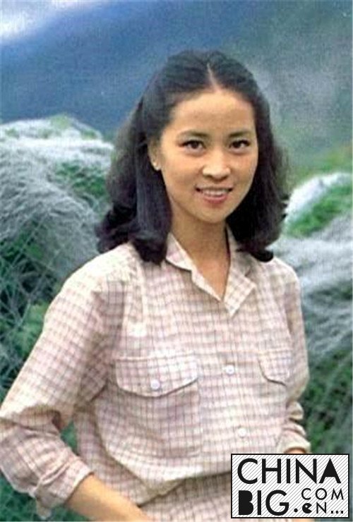 成龙老婆林凤娇年轻时的照片曝光 清纯无比简直美爆了！