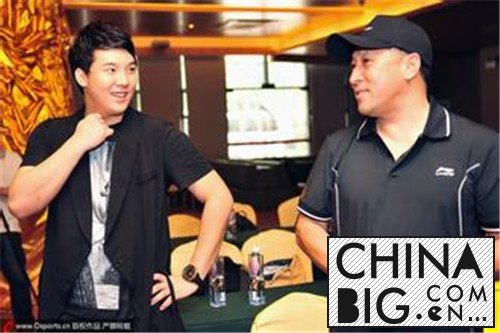《我不是明星》吴京自曝被父亲踢飞7米 揭李永波之子李根个人资料