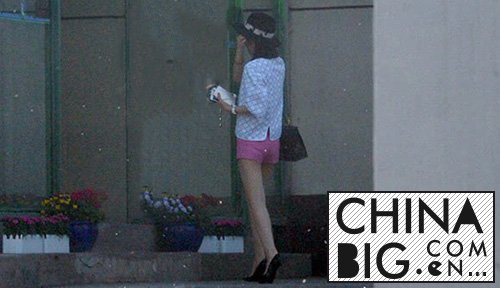 李光洁现任女友是谁微博曝光新恋情      李光洁与郝蕾离婚原因