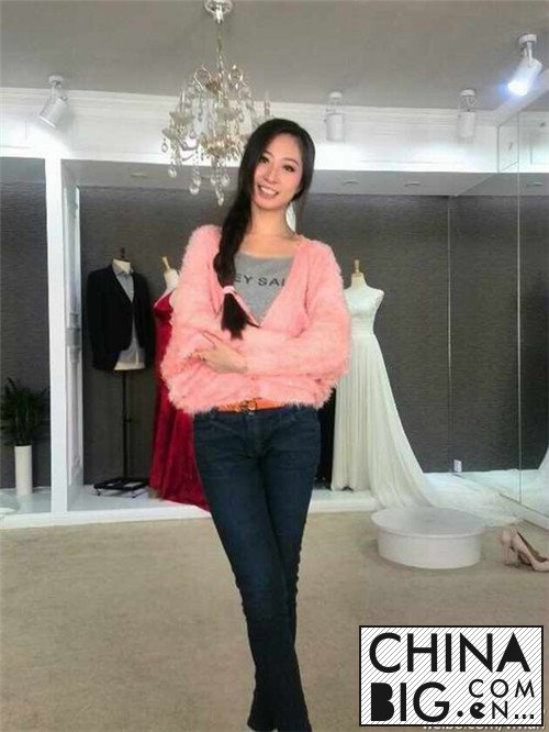 王思聪奢华生活大曝光 后宫佳丽美女如云