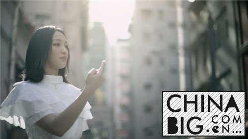 《陪安东尼度过漫长岁月》画面美爆了 每一帧都可以当封面！