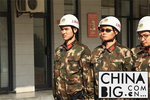 《了不起的挑战》挑战消防兵生活 沙溢老婆胡可遭兄弟哄抢