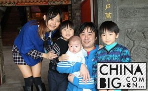 小小彬一家五口照片有没有? 小小彬身世资料家