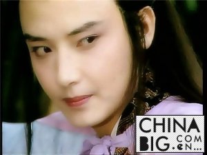 侯长荣年轻帅照曝光 与妻子陈剑月结缘红楼梦