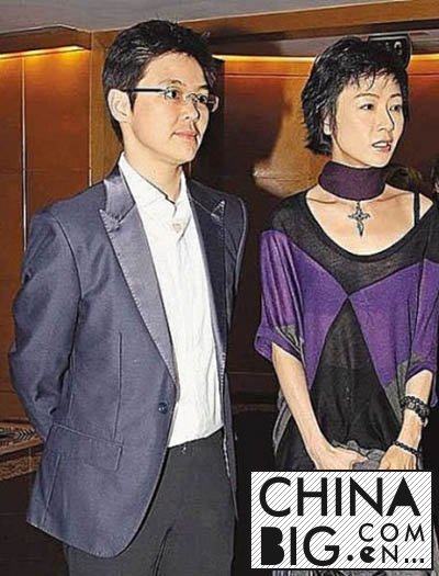 袁洁莹结婚没有老公是谁? 袁洁莹是同性恋女友是谁?