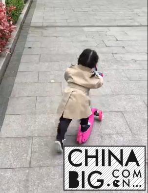 һٳŮ̧滬