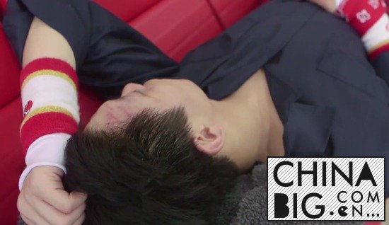 《星动亚洲2》田书臣与吾木提闹翻？   田书臣受伤被踢中头部？
