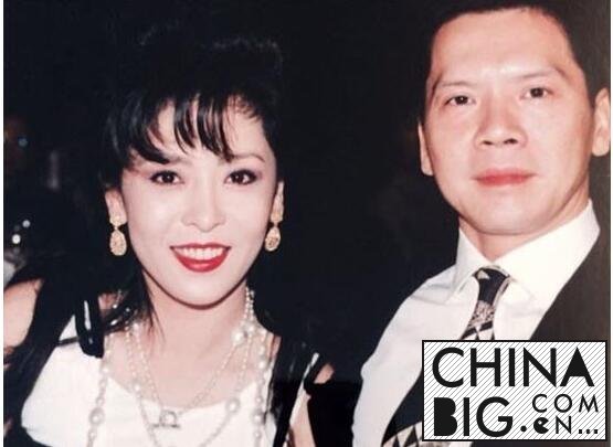 向华强老婆陈岚年轻照片曝光   陈岚与周星驰有什么恩怨？
