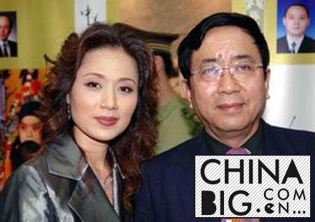 黄秋燕的现任丈夫是谁？   黄秋燕的老公资料介绍
