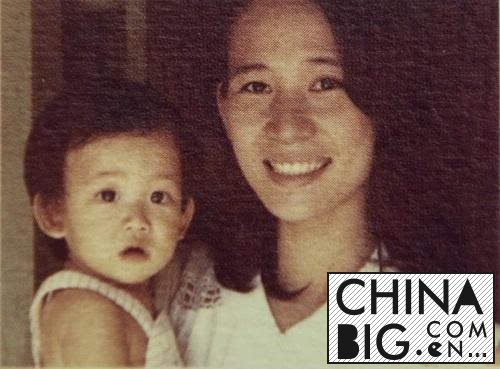 林志玲1岁时照片曝光  林志玲与妈妈年轻时对比