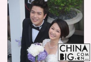 蔡君如的老公是谁? 蔡君如老公李易资料介绍