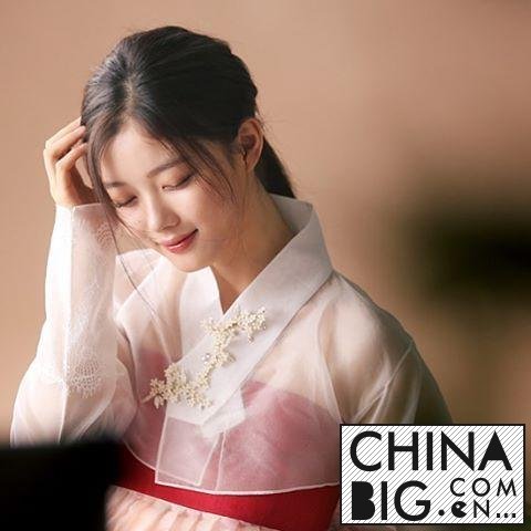 韩国17岁女星金裕贞裸戏遭抗议 金裕贞个人资料介绍