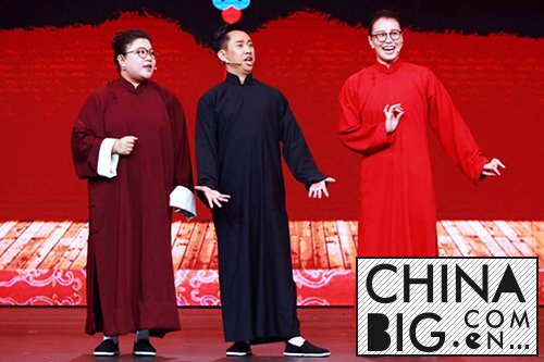 《跨界喜剧王》李若彤成最美包租婆  傅园慧学说相声