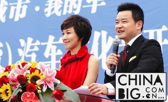 主持人李佳明老婆和女儿照片介绍 李佳明主持的节目有哪些